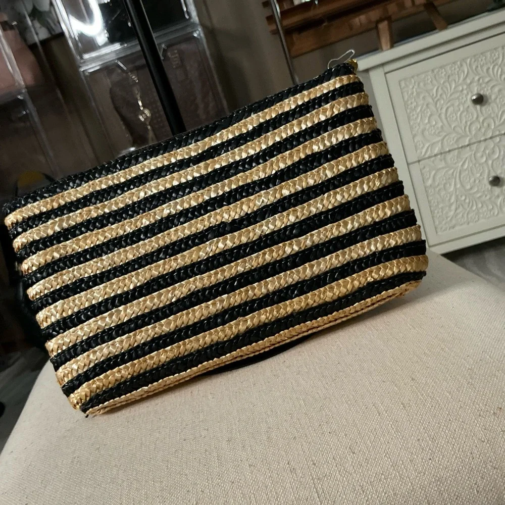 Mud Pie Floral Straw Clutch